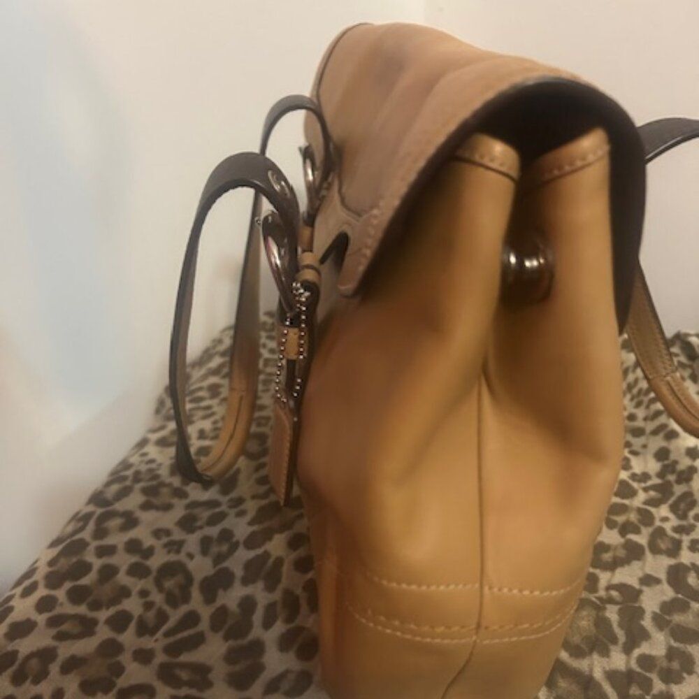 Coach F12304 Vintage Y2k Glove Tanned/Brown buckle Soho shoulder bag (Leather) - Picture 2 of 15